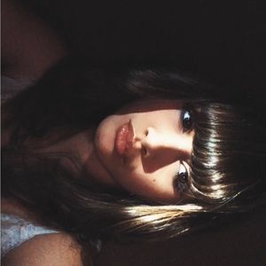 Meet your Posher, Dahlia